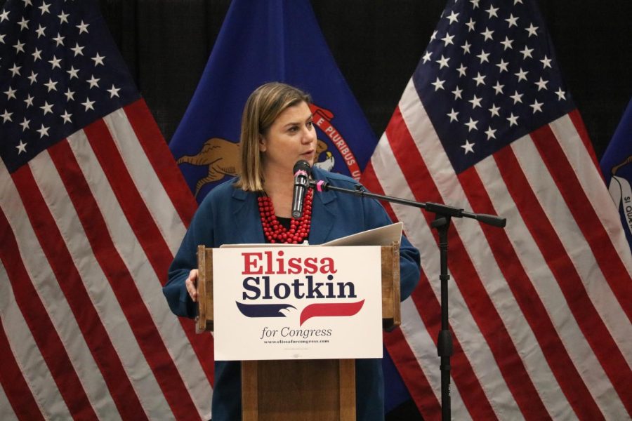 Speaking+a+crowd+of+community+members+at+a+political+event+in+the+high+school+gym+alongside+Representative+Liz+Cheney+of+Wyoming%2C+Representative+Elissa+Slotkin+captivates+the+audience+with+various+stories+from+the+campaign+trail+and+D.C.+At+the+event%2C+Slotkin+primarily+spoke+about+political+polarization%2C%0Aextremism+on+both+sides+of+the+aisle+and+her+relationship+with+Cheney.+